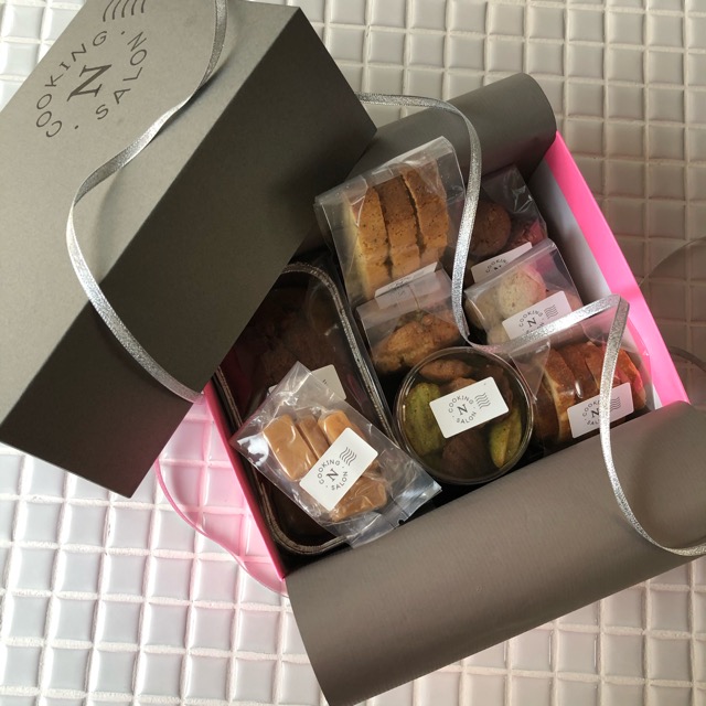 Cooking Salon N ギフトボックスに入ったお菓子セット Cooking Salon N ギフトボックスに入ったお菓子セット